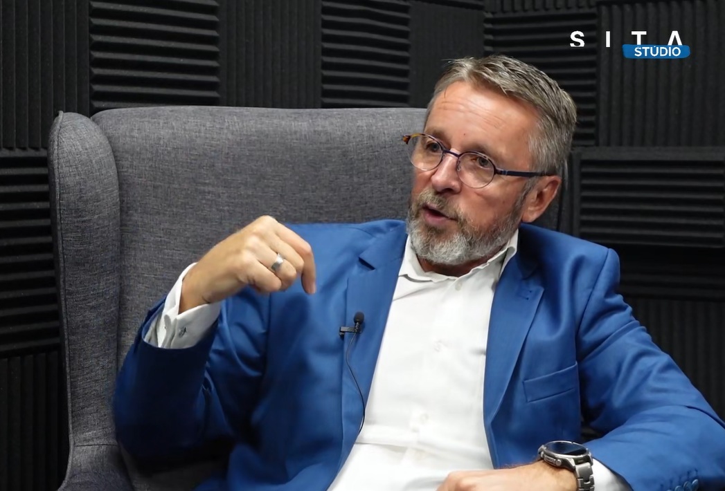 Ivan Mikloš počas rozhovoru pre agentúru SITA v podcaste Má to Filipa.