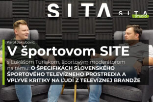Lukáš Turiak, športový moderátor v rozhovore s Karolom Jakubovičom počas pri natáčaní podcastu V športovom SITE.