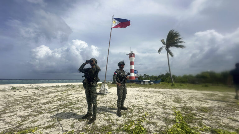 mariňáci, stráž vlajka palma