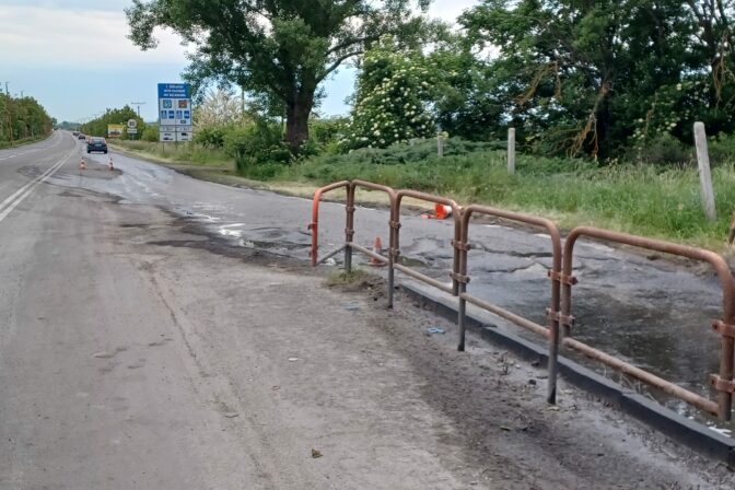 Cesta k bývalému hraničnému priechodu Rusovce - Rajka pred rekonštrukciou