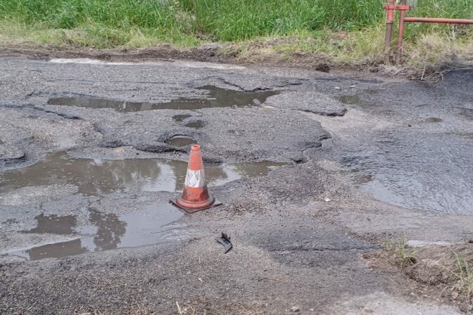 Cesta k bývalému hraničnému priechodu Rusovce - Rajka pred rekonštrukciou