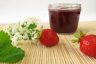 jahodovo bazový džem