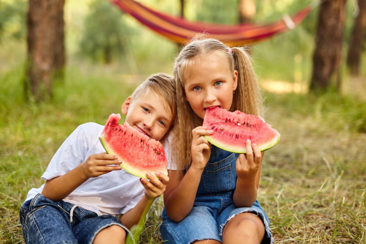 deti s melonom