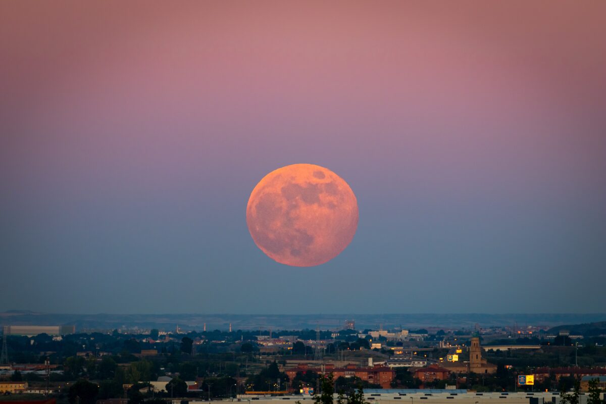jahodový supermesiac