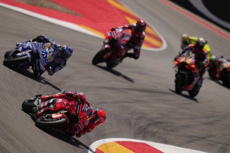 motocykel jazdci preteky