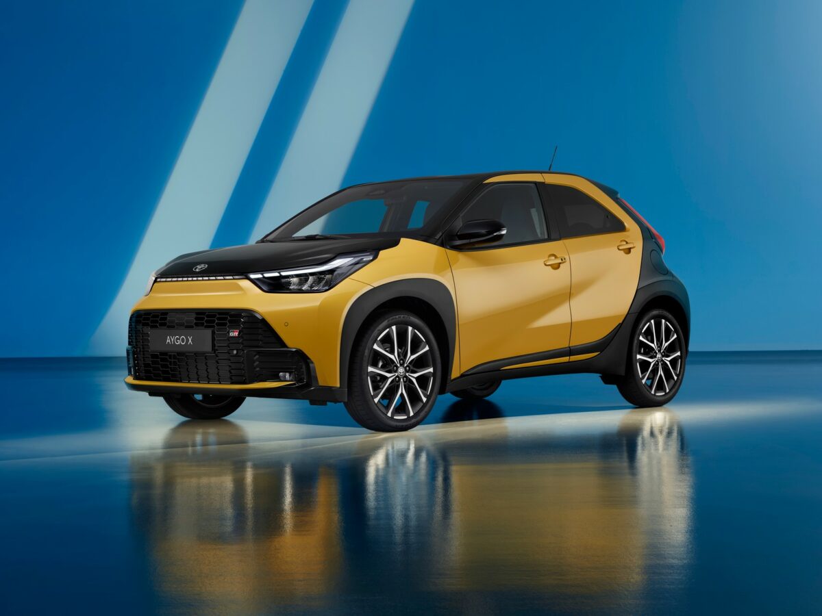 Toyota_aygox_hybrid_01.jpg
