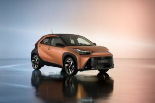 Toyota_aygox_hybrid_12.jpg