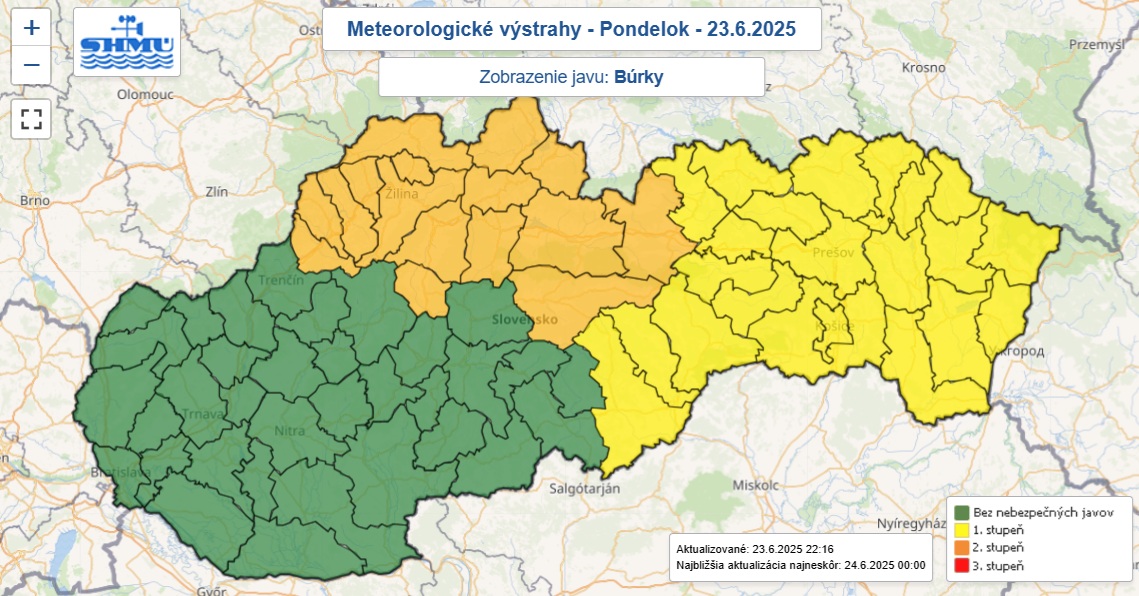 Výstrahy prvého a druhého stupňa pred búrkami platné v pondelok 23. júna 2025 po desiatej večer.