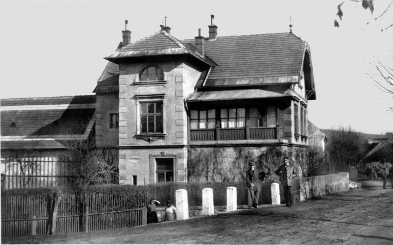 Budova, kde sa vyrábala Alpa pred 100 rokmi.