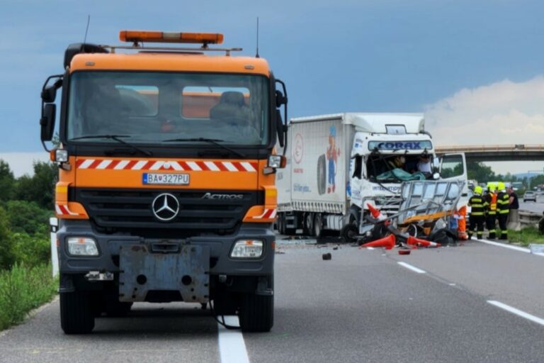 Nehoda na diaľnici D1 pri Ilave