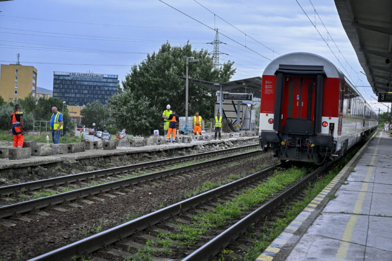 DOPRAVA: Rekonštrukcia železničných nástupíšť