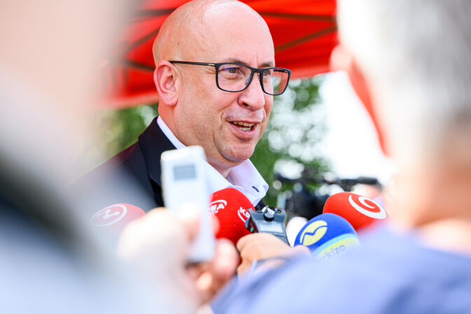 DOPRAVA: Poklepanie kameňa stavby Cesta I/75 Šaľa