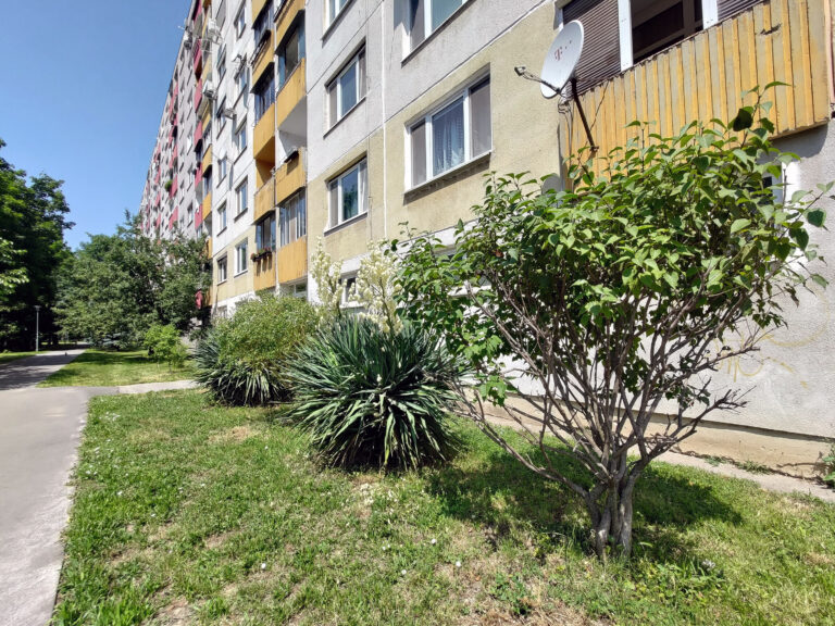 Predzáhradky na sídliskách majú potenciál meniť nielen okolie, ale aj vzťahy medzi ľuďmi.