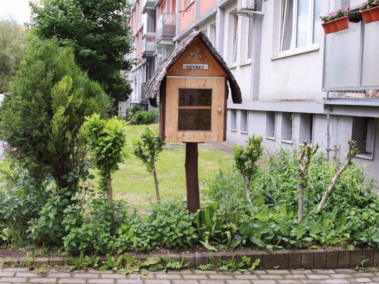 Predzáhradky na sídliskách majú potenciál meniť nielen okolie, ale aj vzťahy medzi ľuďmi.