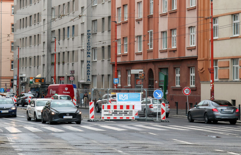 vozidlá vozovka cesta oprava rekonštrukcia