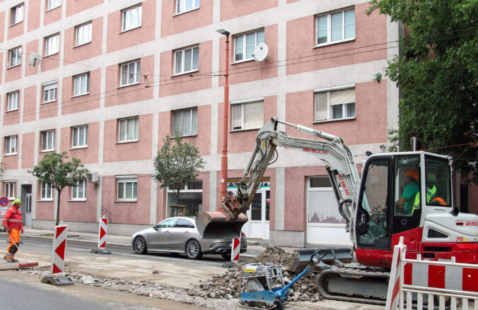 vozidlá vozovka cesta oprava rekonštrukcia