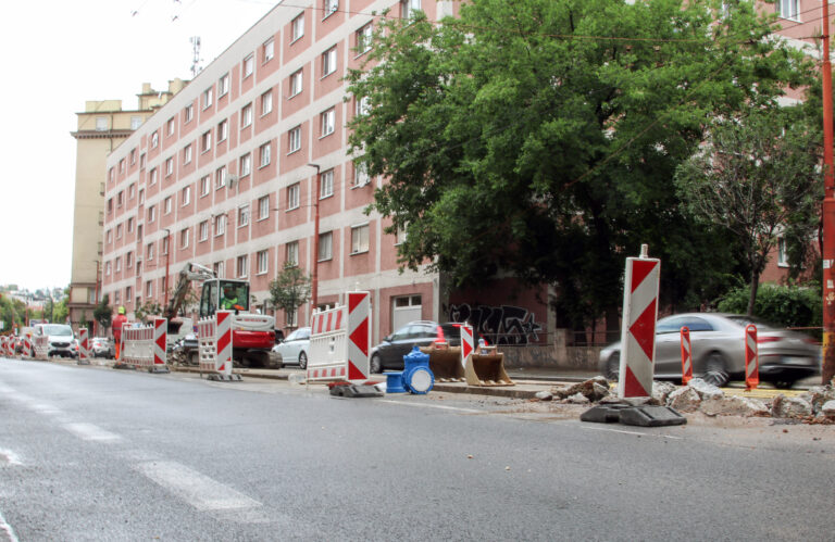 vozidlá vozovka cesta oprava rekonštrukcia