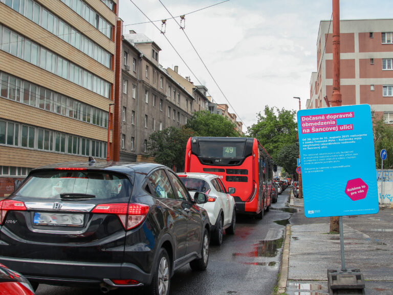 vozidlá vozovka cesta oprava rekonštrukcia MHD autobus