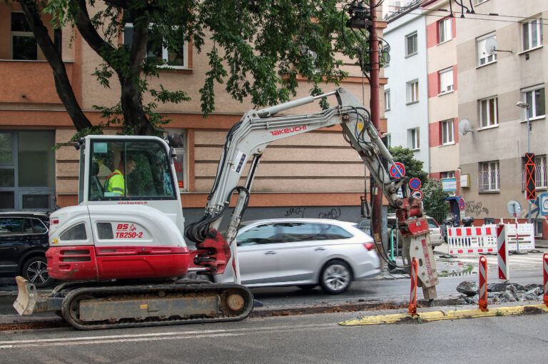 vozidlá vozovka cesta oprava rekonštrukcia