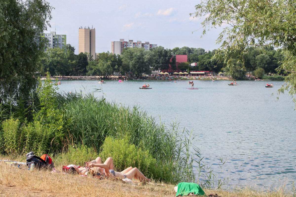 BRATISLAVA: Leto na jazere