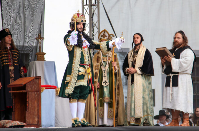 Herec Branislav Deák kráľ panovník korunovácia