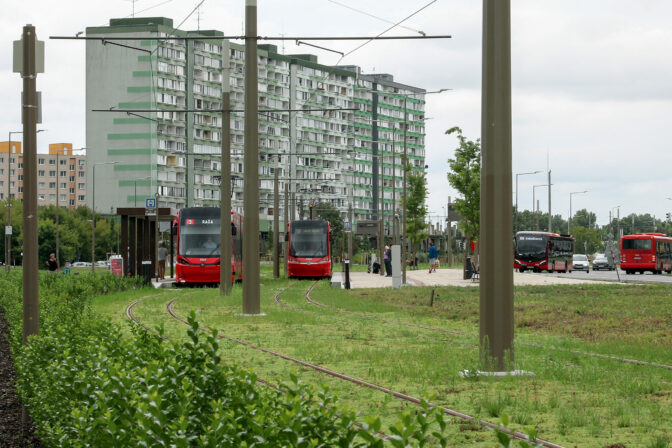BRATISLAVA: Otvorenie električkovej trate v Petržalke