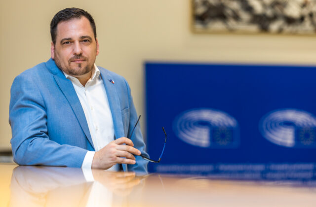 Slovensko čelí systematickému zneužívaniu eurofondov, podľa Zdechovského v krajine chýbajú odborníci na vyšetrovanie – VIDEO