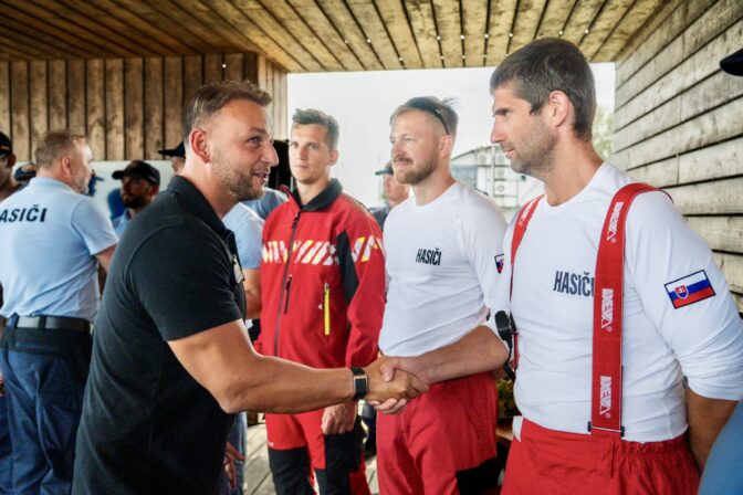 MV SR: Odovzdanie špeciálnej hasičskej lode