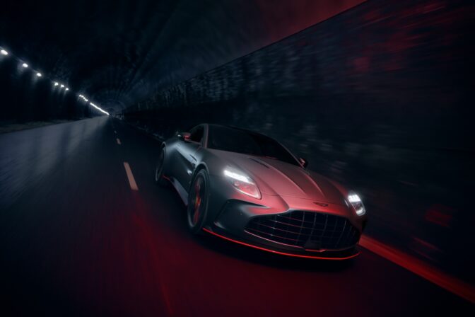 Aston martin vantage s_01.jpg