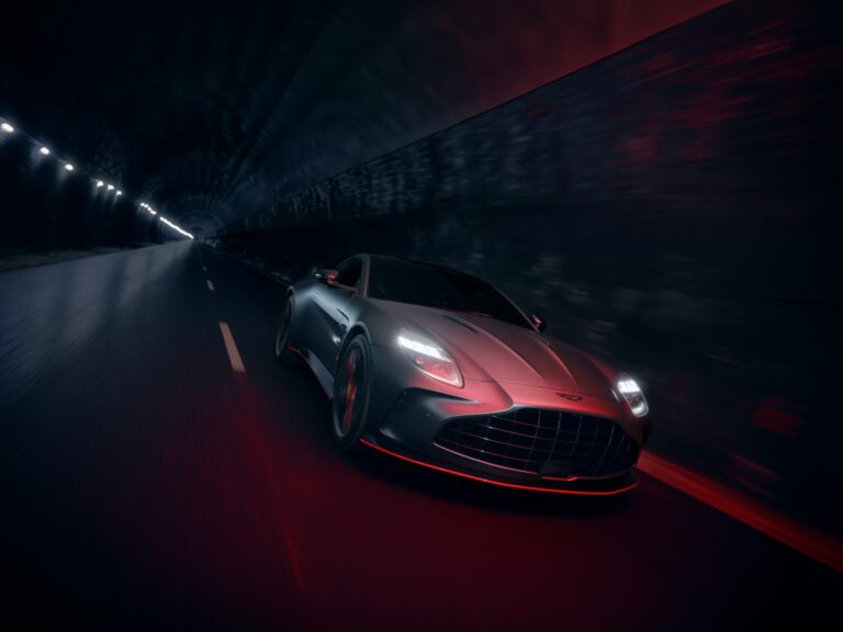 Aston martin vantage s_01.jpg