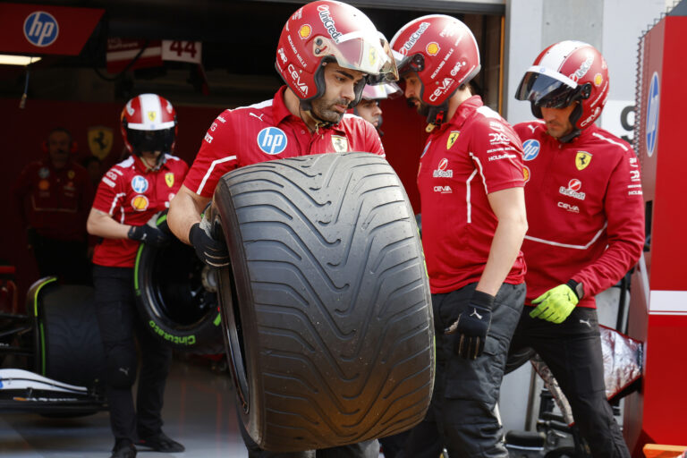 Ferrari koleso ľudia F1