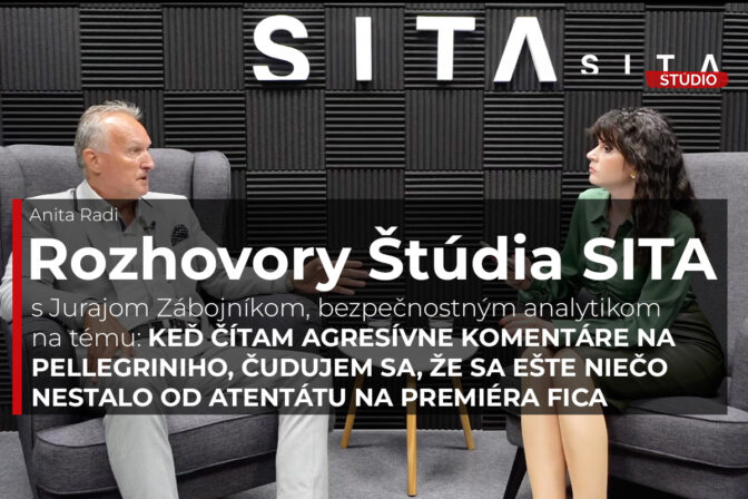 Bezpečnostný analytik Juraj Zábojník počas rozhovoru pre agentúru SITA.