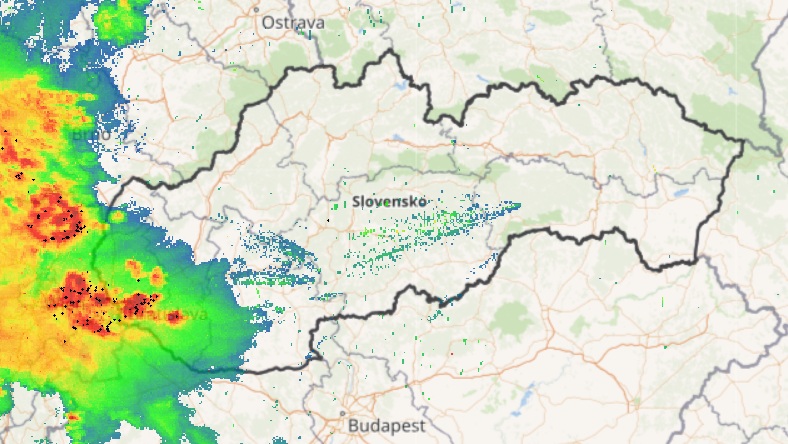 Búrky na Slovensku v nedeľu 6. júla o ôsmej večer.