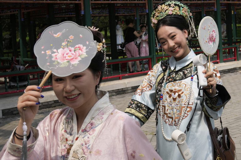 ženy Čching Chrám nebies