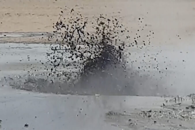 sopka erupcia bahno výbuch vulkanizmus krajina dym hora