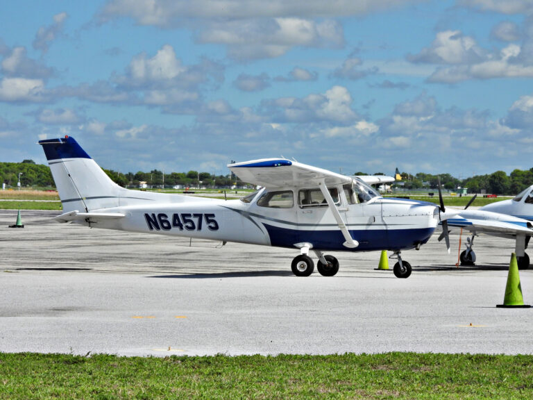 1982 Cessna 172P