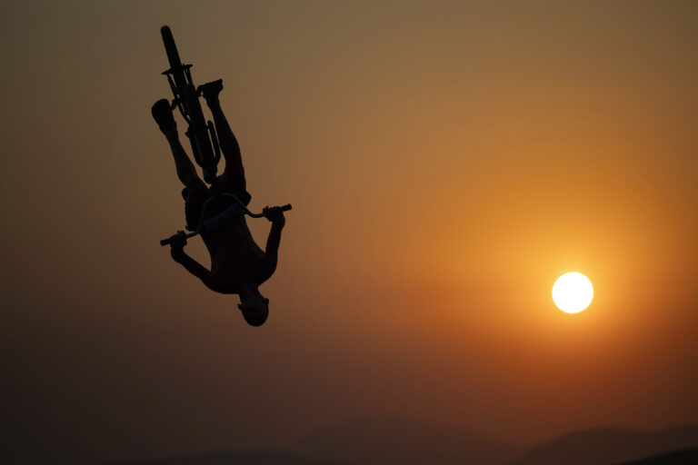 ľudia západ slnko krajina more bicykel BMX