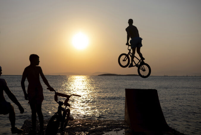 ľudia západ slnko krajina more bicykel BMX