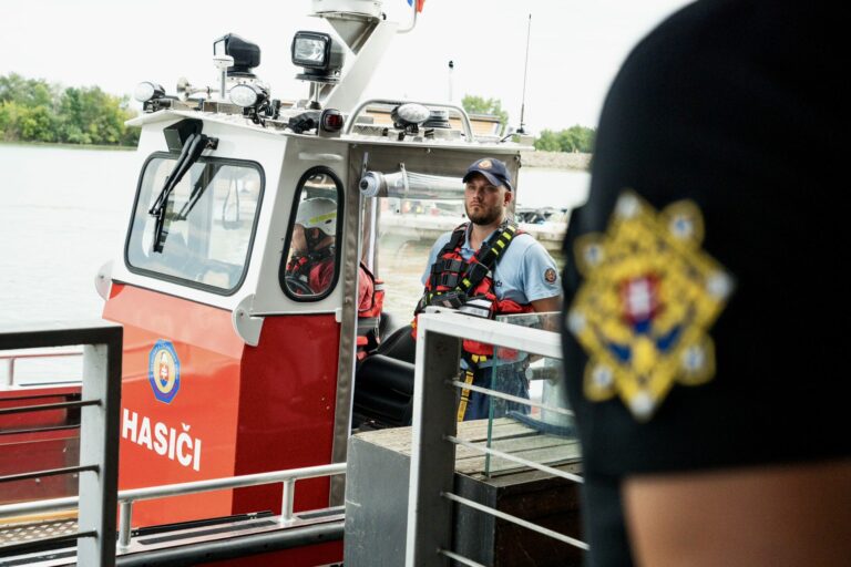 MV SR: Odovzdanie špeciálnej hasičskej lode