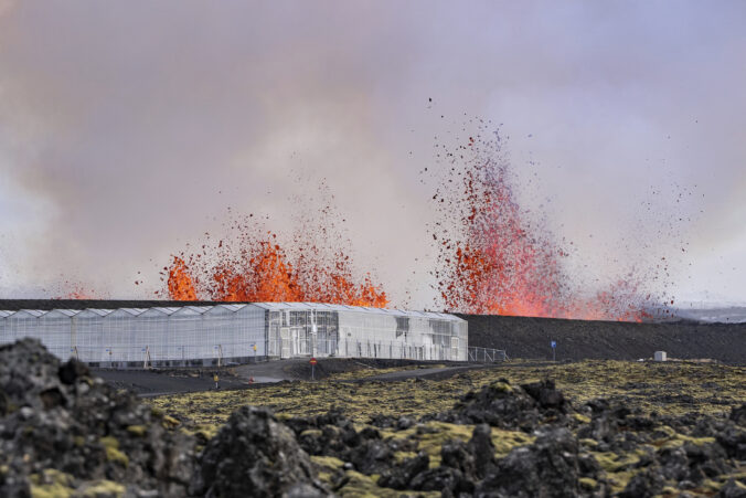 sopka erupcia láva magma výbuch vulkanizmus krajina dym popol