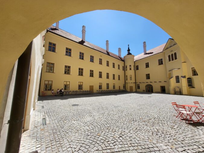 Hlohovský zámok patrí k najvýznamnejším pamiatkam regiónu