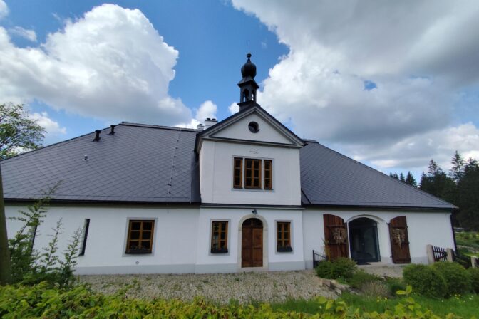 Galéria Na Milovskej huti: Skelmistrovský dom a poklady sklárskeho umenia