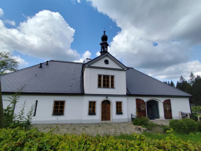 Galéria Na Milovskej huti: Skelmistrovský dom a poklady sklárskeho umenia