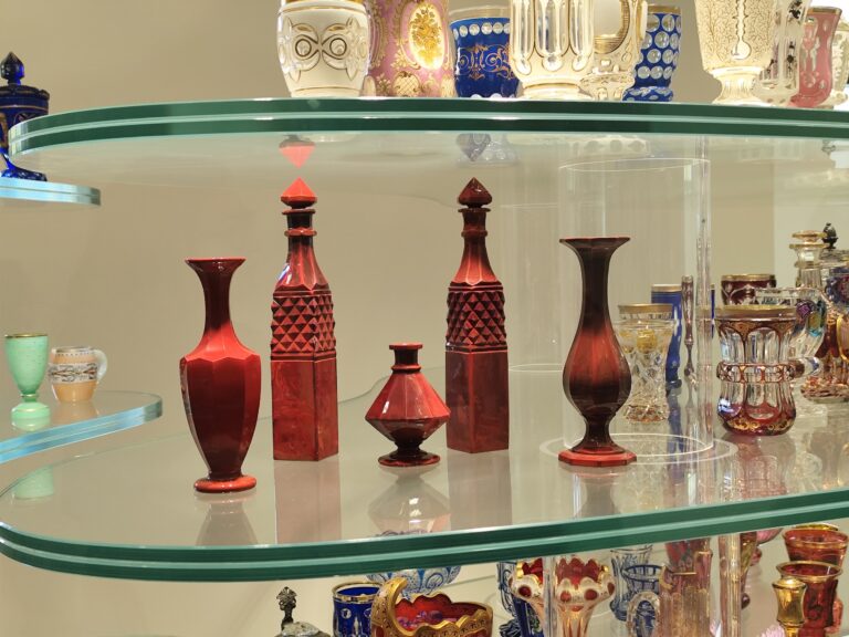 Galéria Na Milovskej huti odkrýva príbeh skla, ktoré ovládlo svet