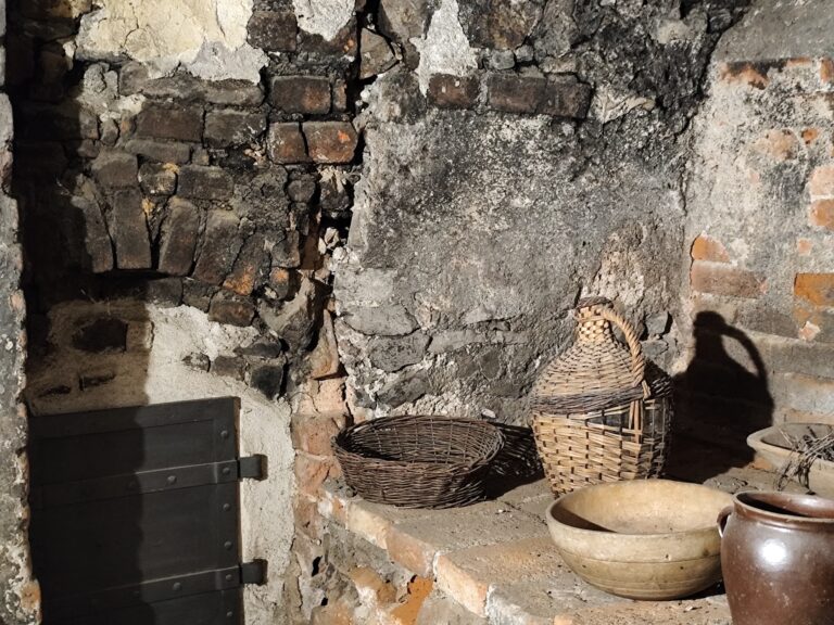 Hrad Křivoklát kedysi ukrýval korunovačné klenoty aj temné tajomstvá, dnes láka filmárov i turistov