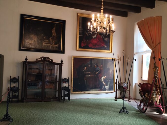 Hrad Křivoklát kedysi ukrýval korunovačné klenoty aj temné tajomstvá, dnes láka filmárov i turistov