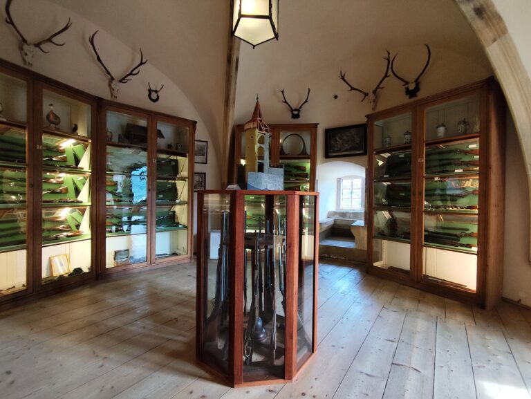 Lovecká zbierka vo veži na hrade Křivoklát.