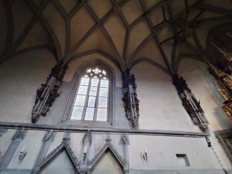 Neskorogotický oltár z konca 15. storočia.