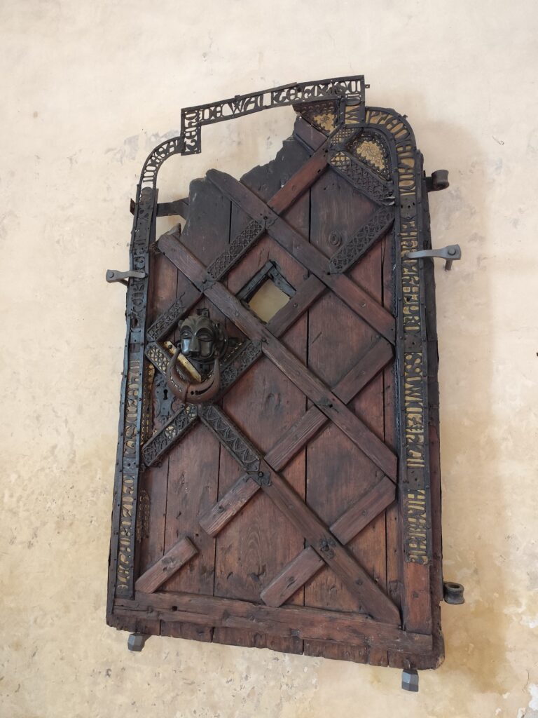 Pôvodné dvere z 15. storočia.