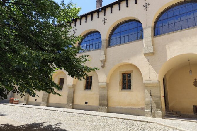 Vlašský dvor: Mincovňa kráľov a poklad v pivnici